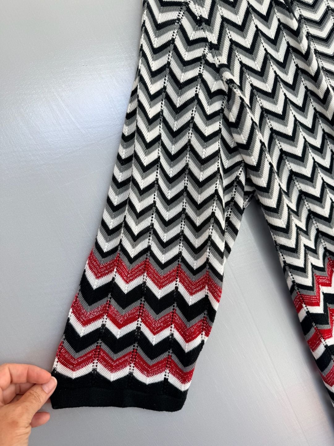 Cato Woman Cardigan Sweater Size 22/24W Black White Red Chevron Print 4