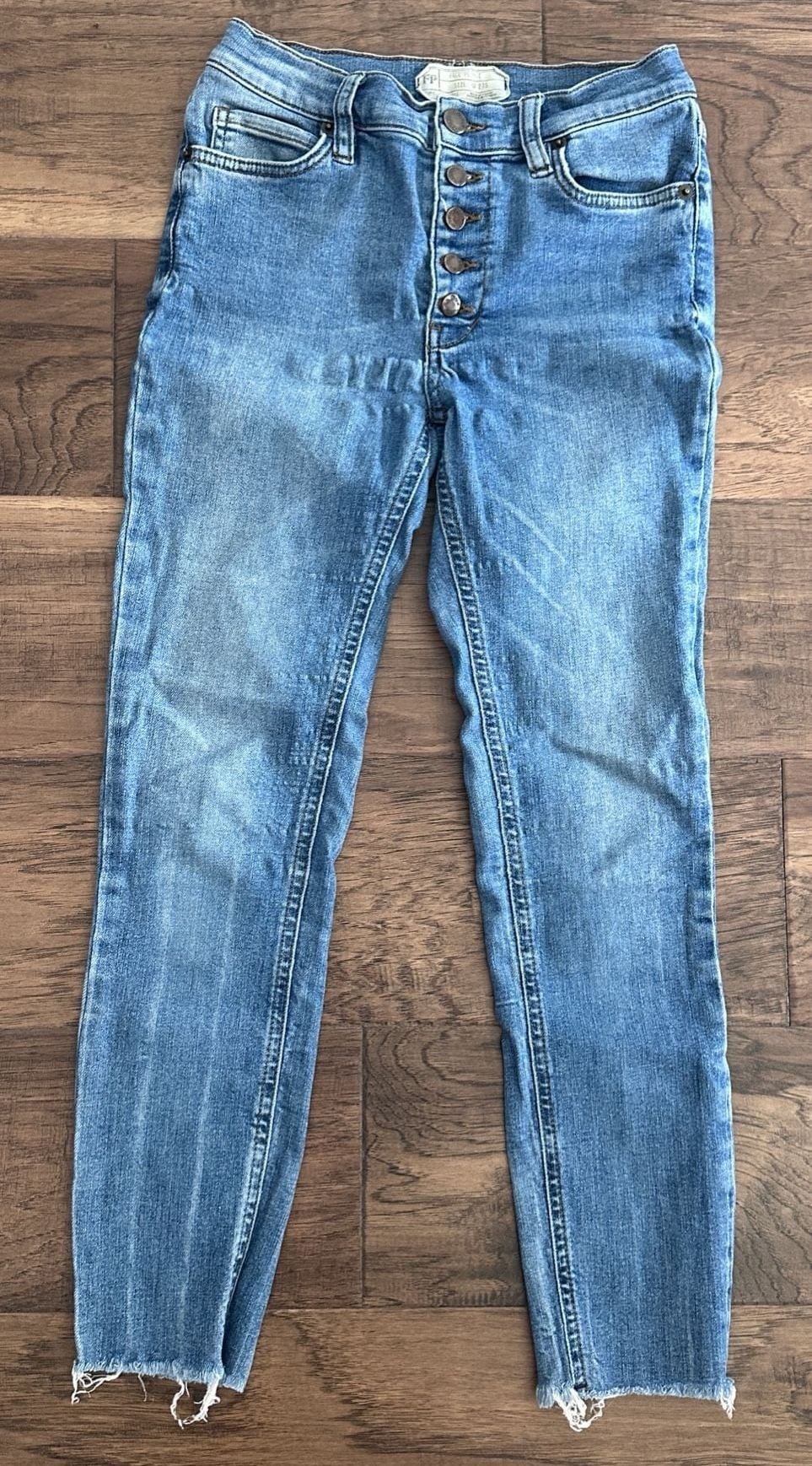 Free People Reagan Skinny Jeans Size W 27.5 Blue Denim Raw Hem 6