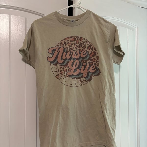 Gildan Nurse Life T-Shirt Size Small Leopard Print Retro Graphic Tee