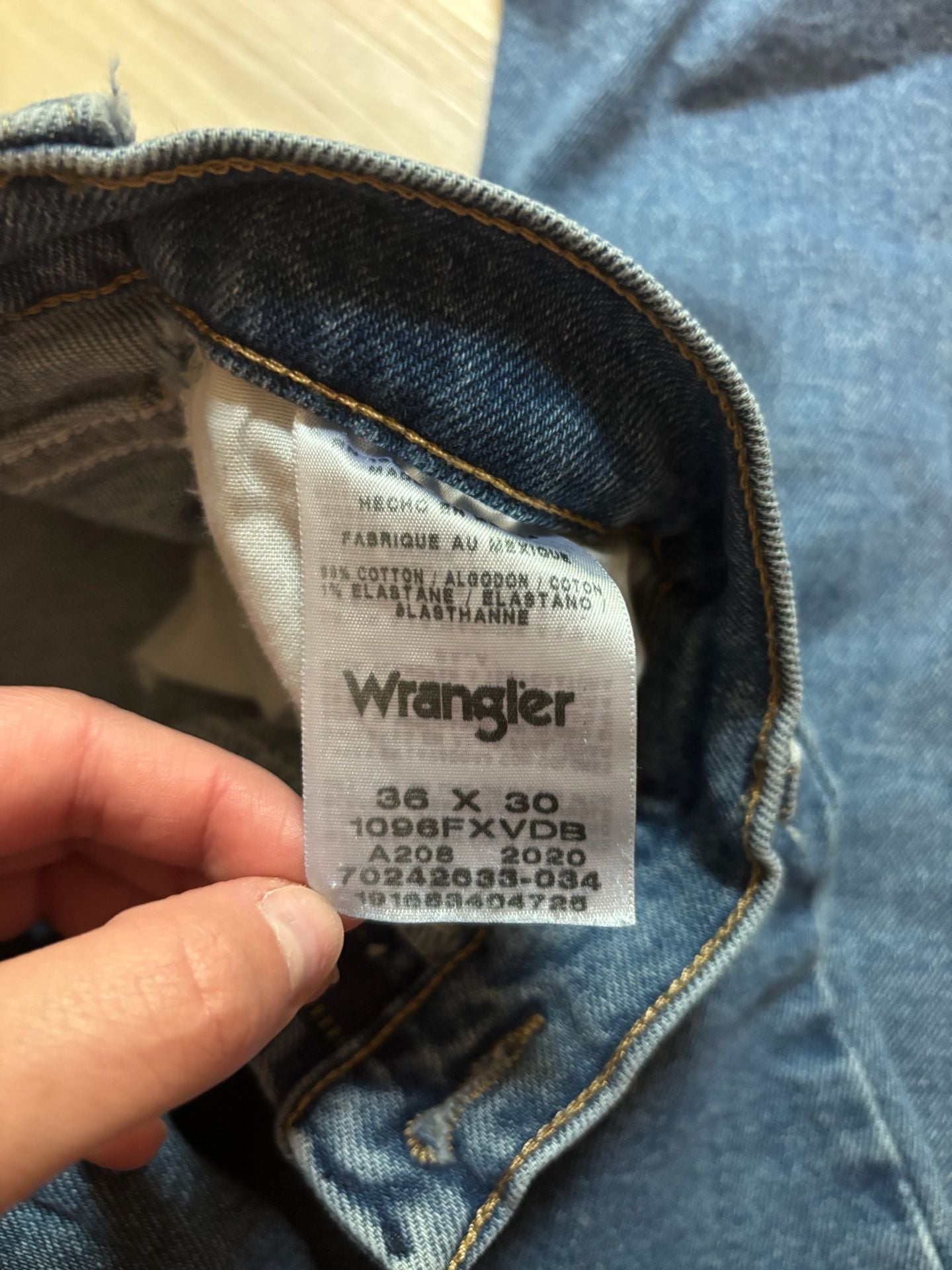 Wrangler Premium Quality Jeans Size 36 x 30 Blue Denim Relaxed Fit 2