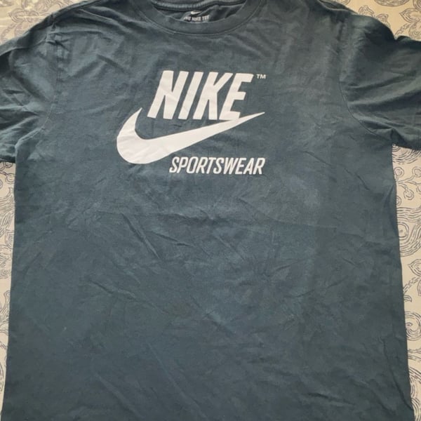 Nike Sportswear The Nike Tee Size L Teal Blue Graphic T-Shirt