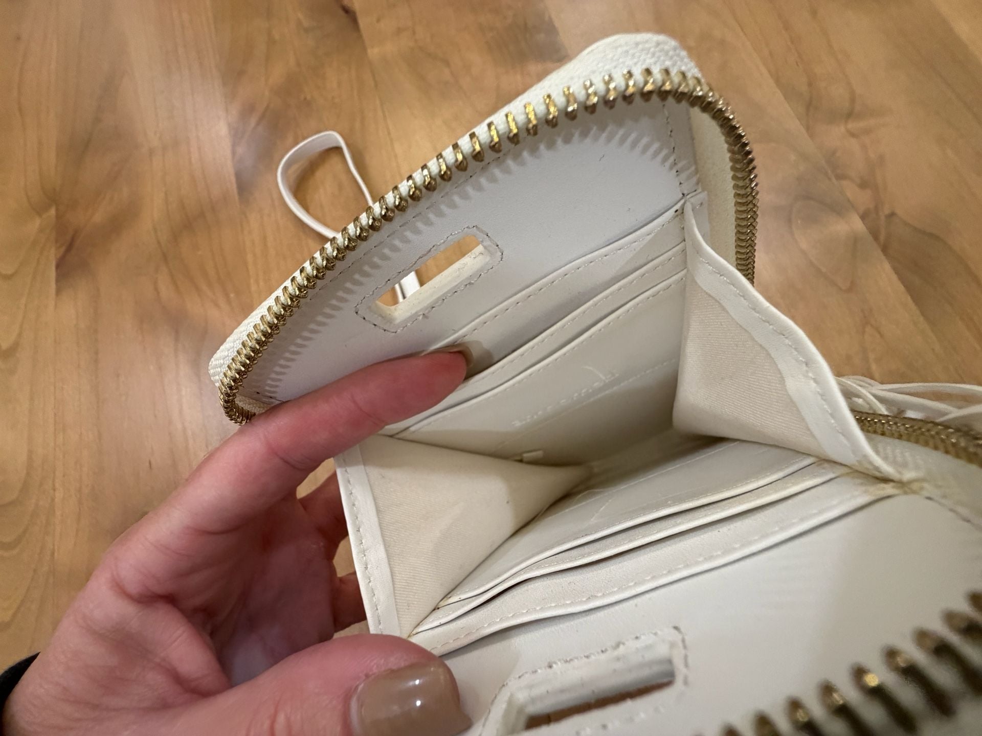 Ah-doma White Fringed Leather Crossbody Phone Bag 10