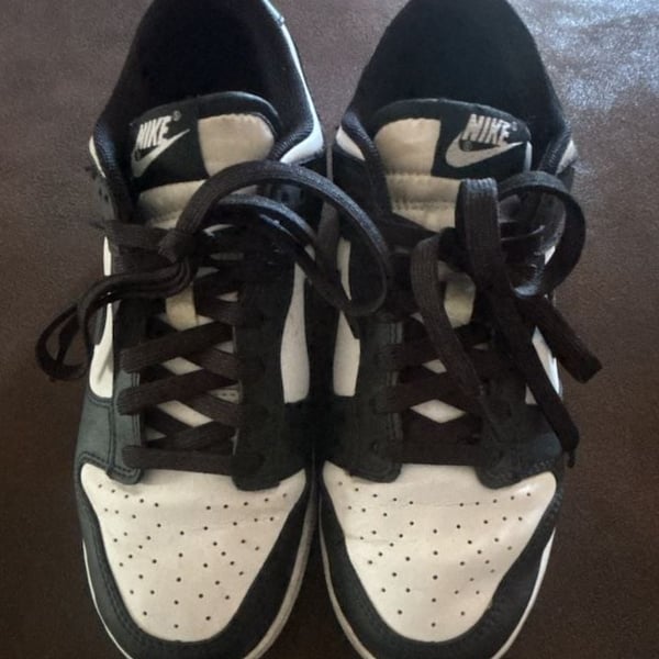 Nike Dunk Low Size 7 Black White Panda