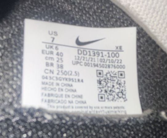 Nike Dunk Low Size 7 Black White Panda 5
