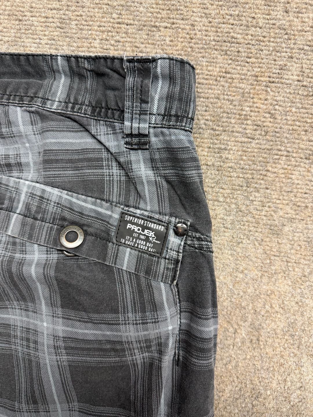 PRO-TEK Plaid Cargo Shorts Gray Black 4