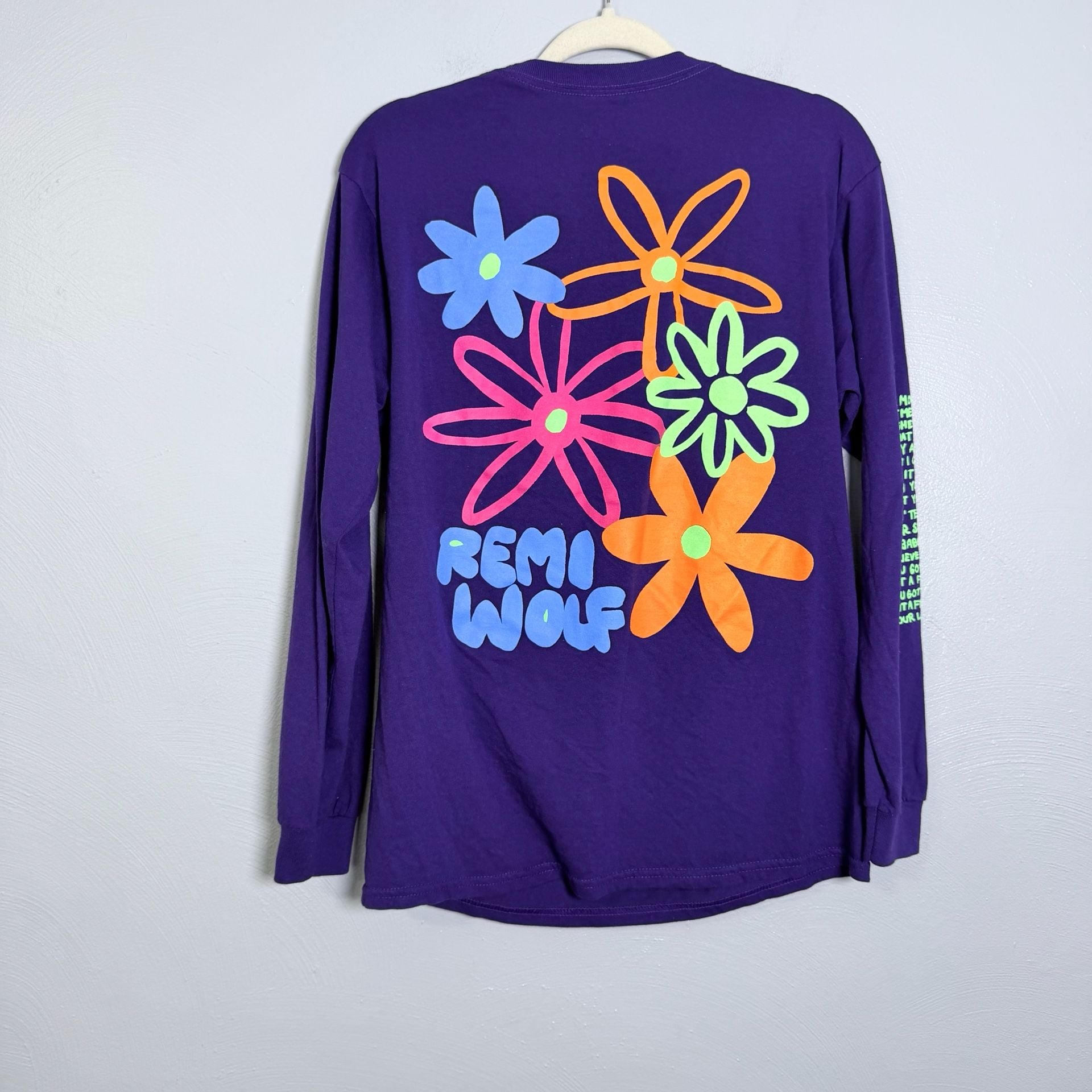 Remi Wolf Woo! Long Sleeve Shirt Size M Purple Graphic Tee 3