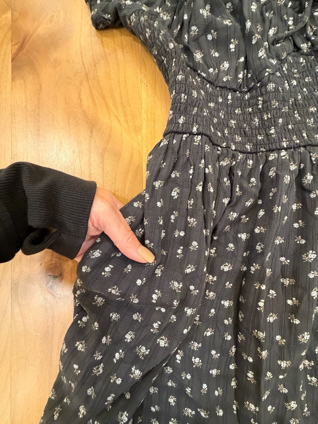American Eagle Floral Smocked Mini Dress Size L Black 7