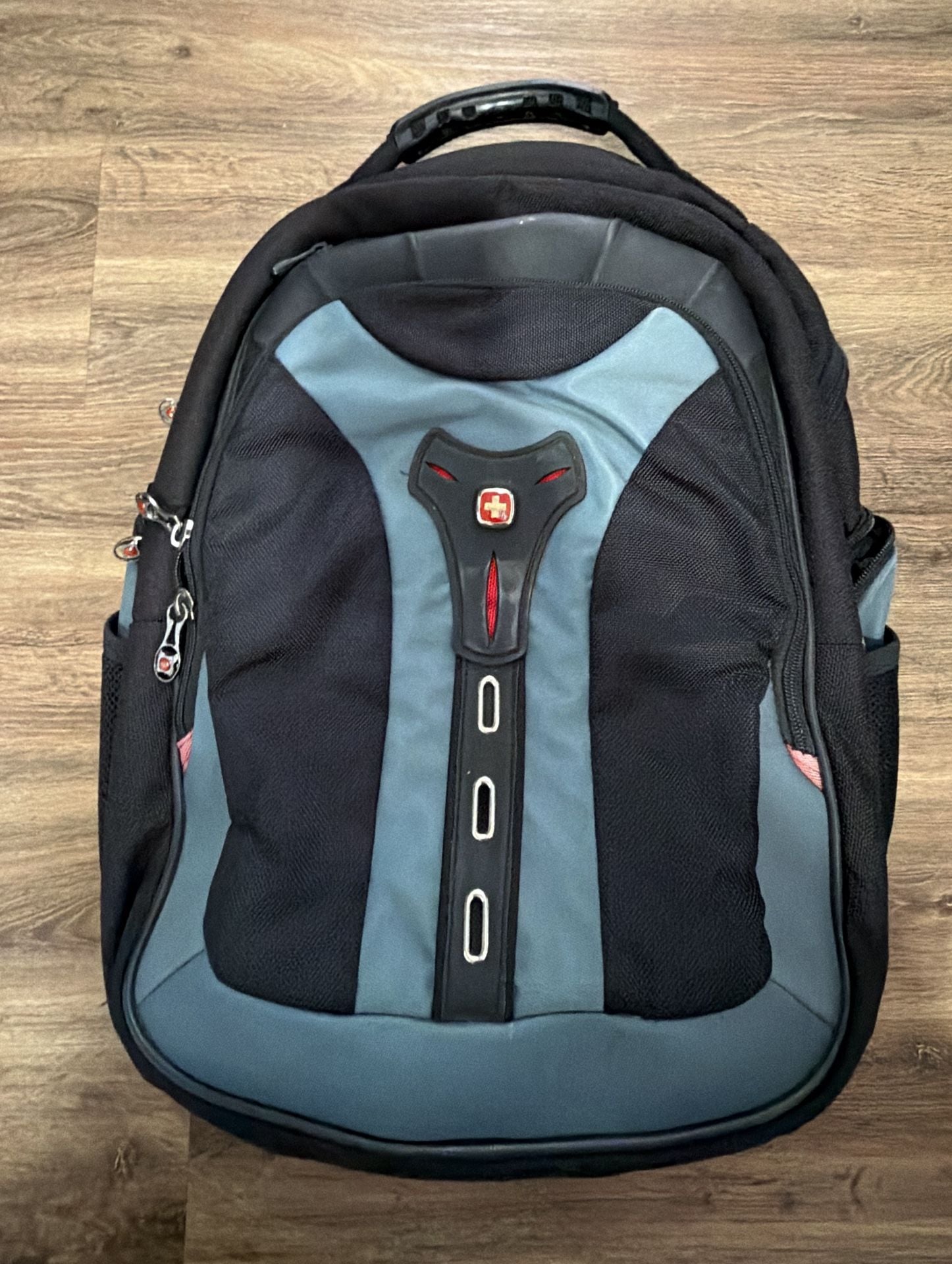 SwissGear Pegasus 17 Laptop Backpack Black Blue 2