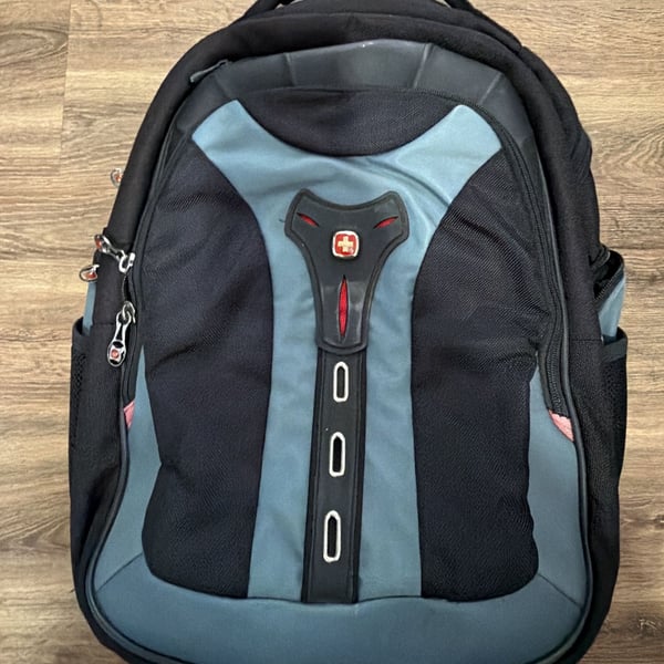 SwissGear Pegasus 17 Laptop Backpack Black Blue