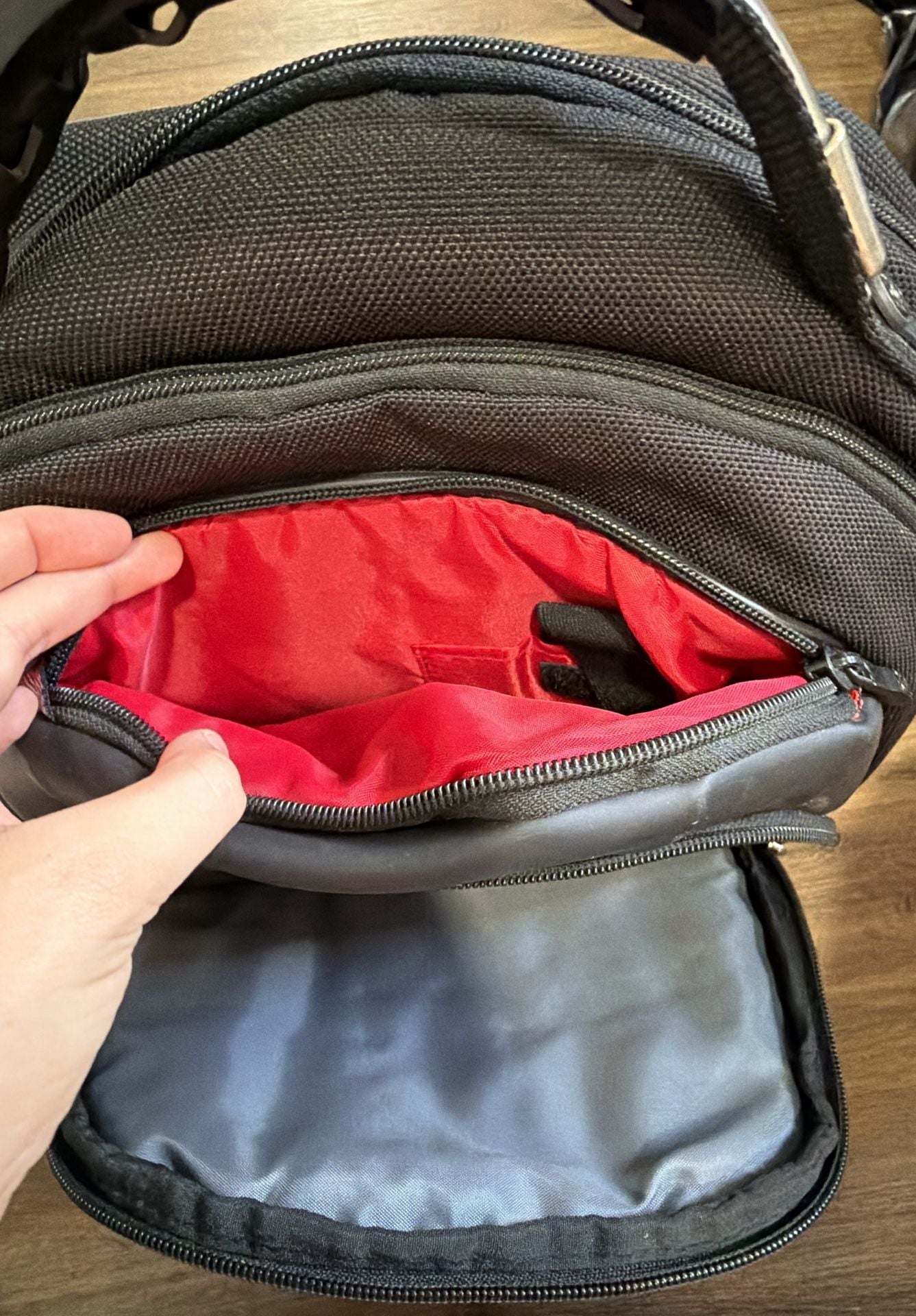 SwissGear Pegasus 17 Laptop Backpack Black Blue 7
