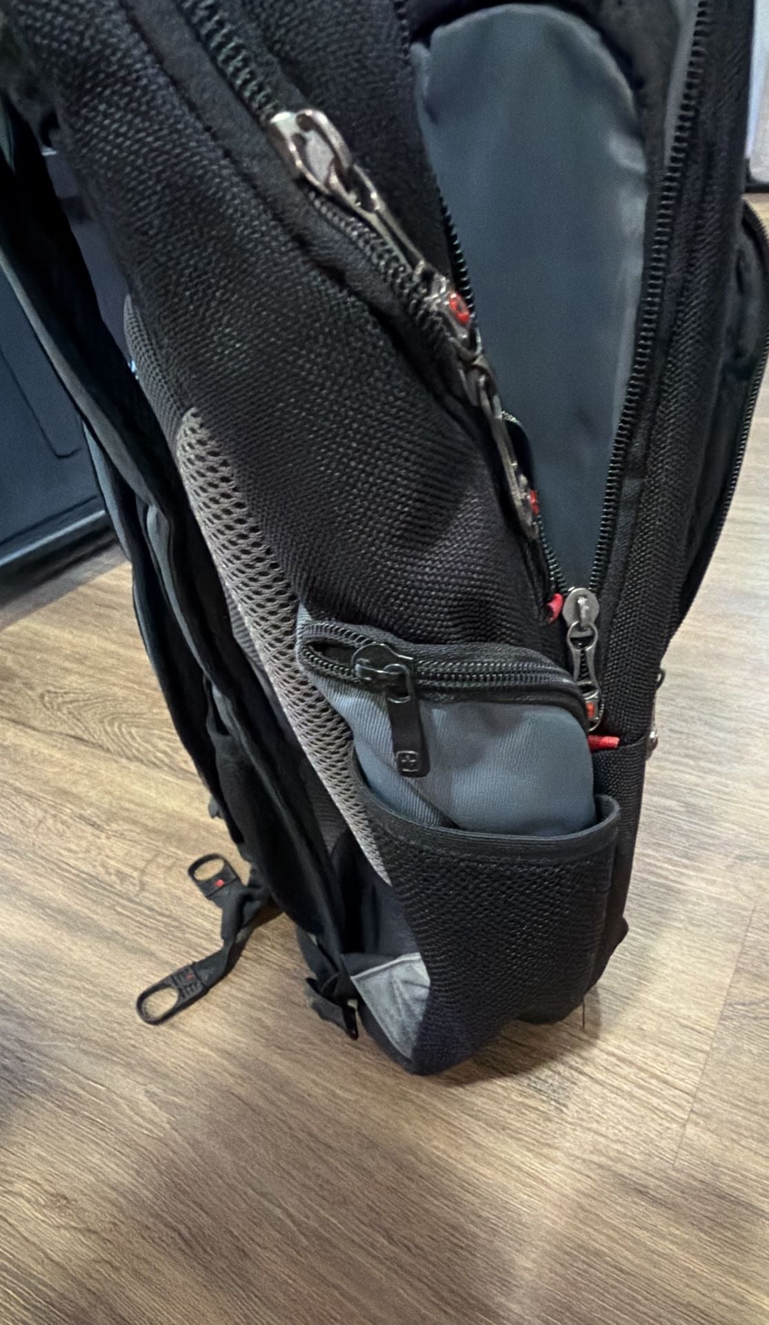 SwissGear Pegasus 17 Laptop Backpack Black Blue 11