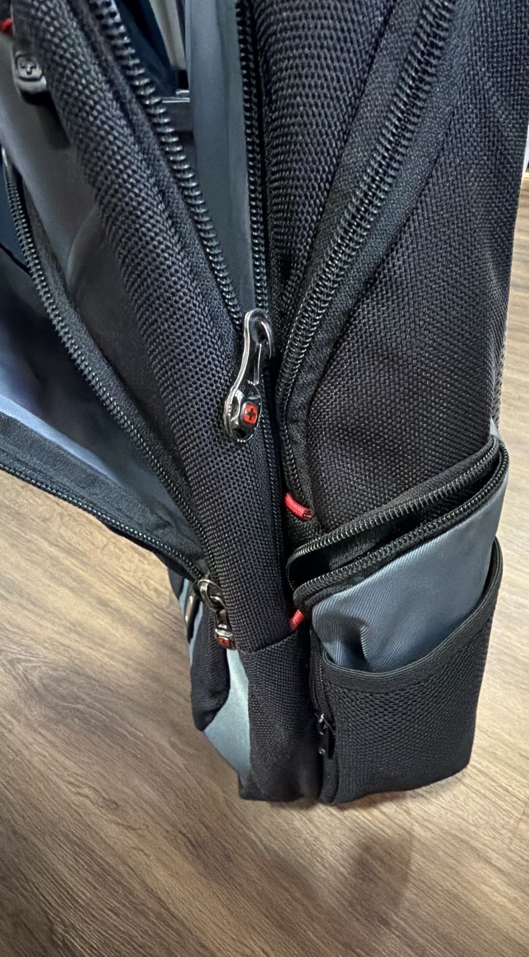 SwissGear Pegasus 17 Laptop Backpack Black Blue 12