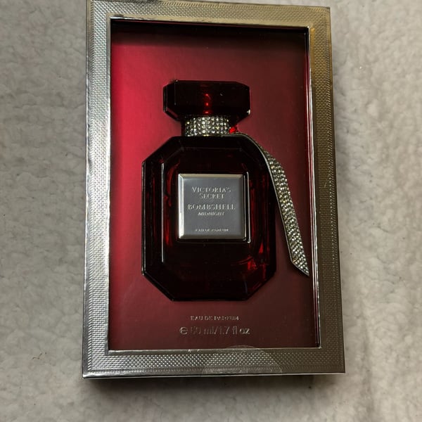 Victoria's Secret Bombshell Midnight Eau De Parfum 1.7 Fl Oz