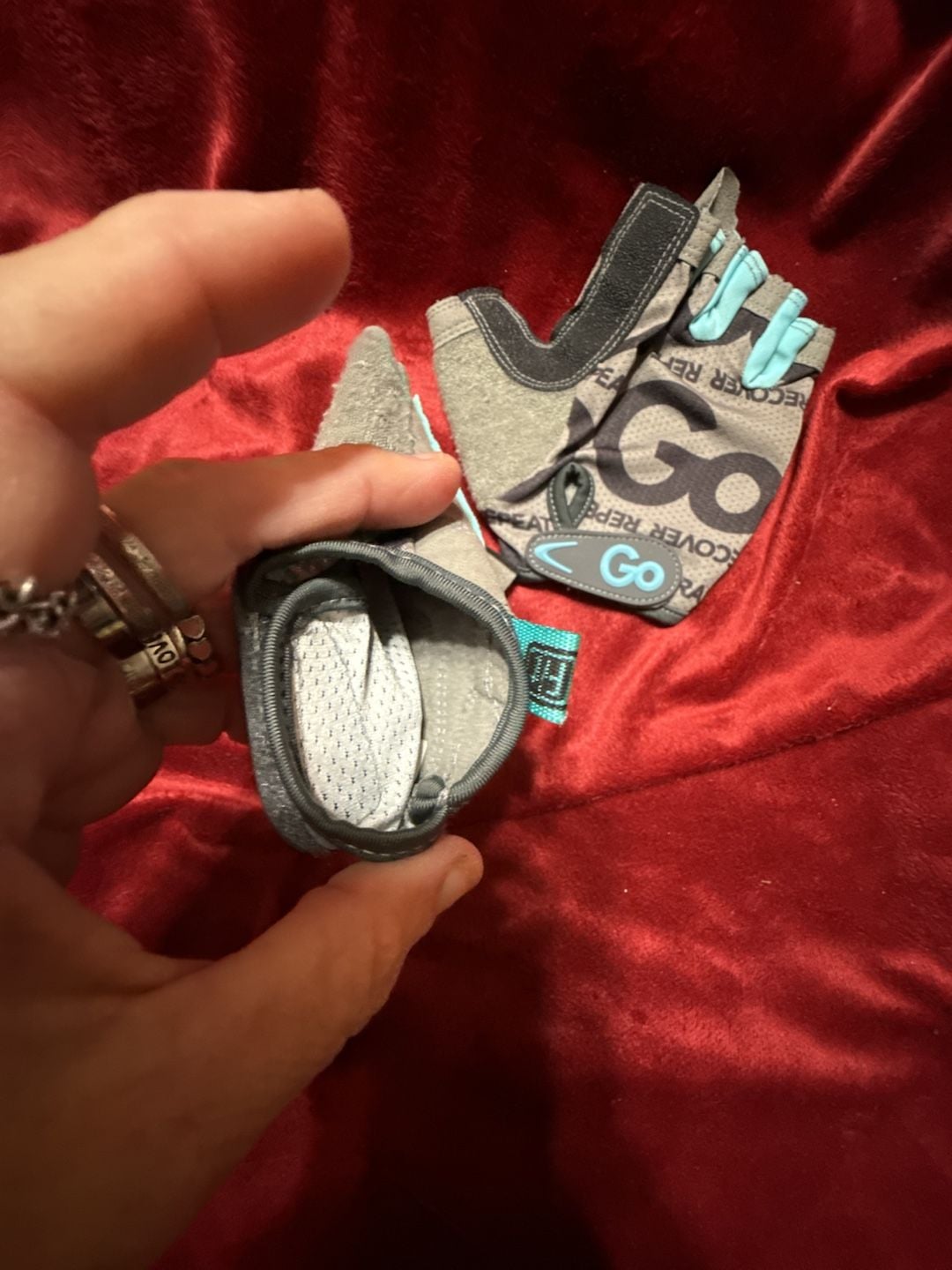 GoFit Go Grip Fitness Gloves Grey Turquoise 4