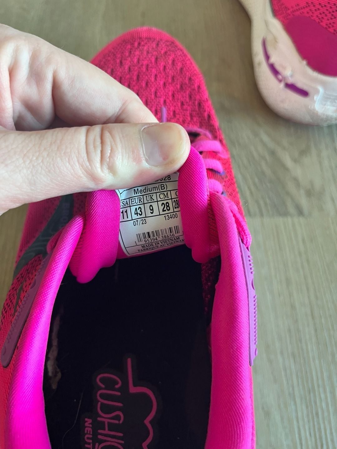 Brooks Ghost Max, Womans Running Shoes, Hot Pink, Chunky Cushioned Sole, 11 9