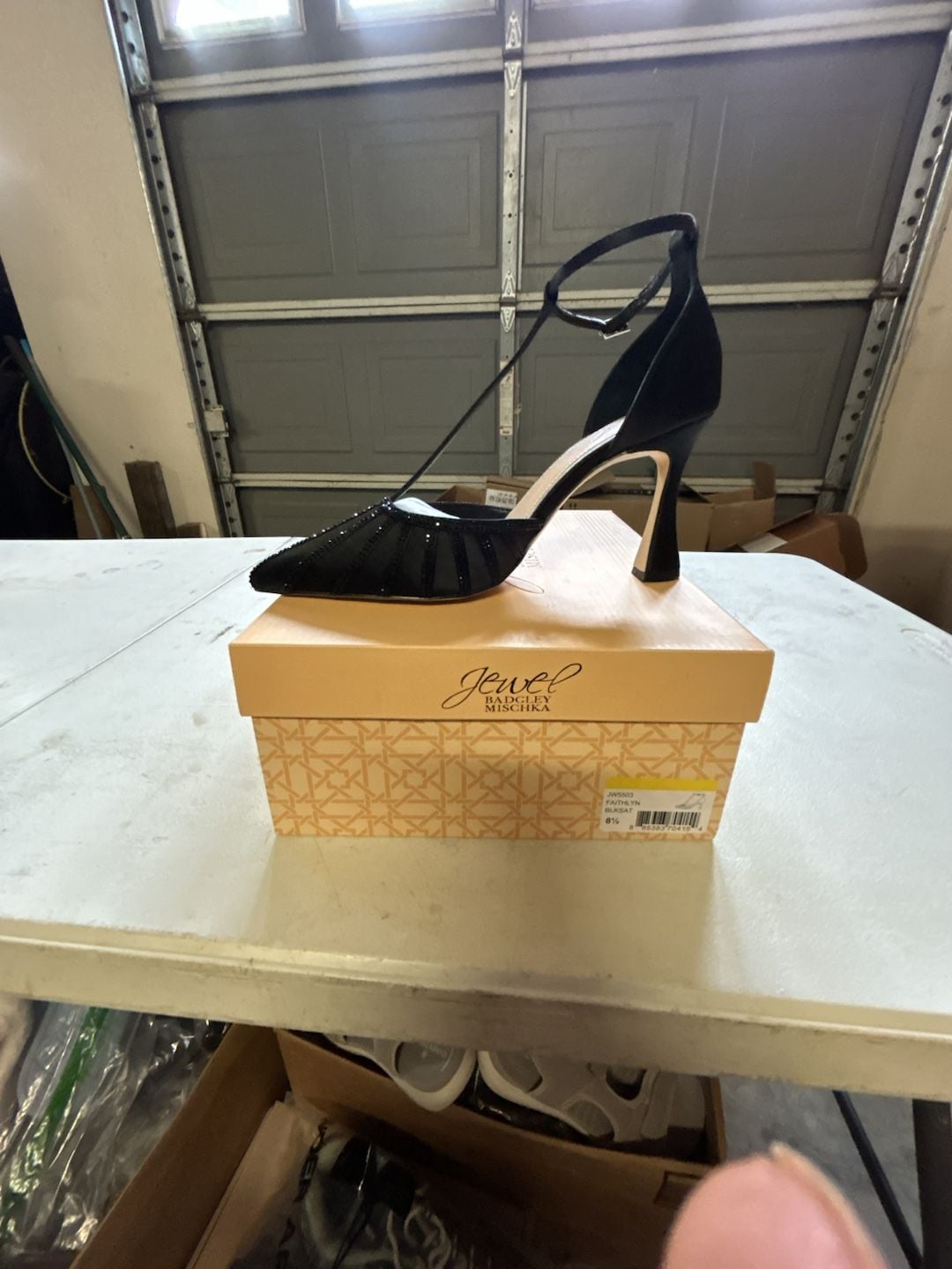 Jewel Badgley Mischka Faithlyn Size 8.5 Black Satin Pumps 4