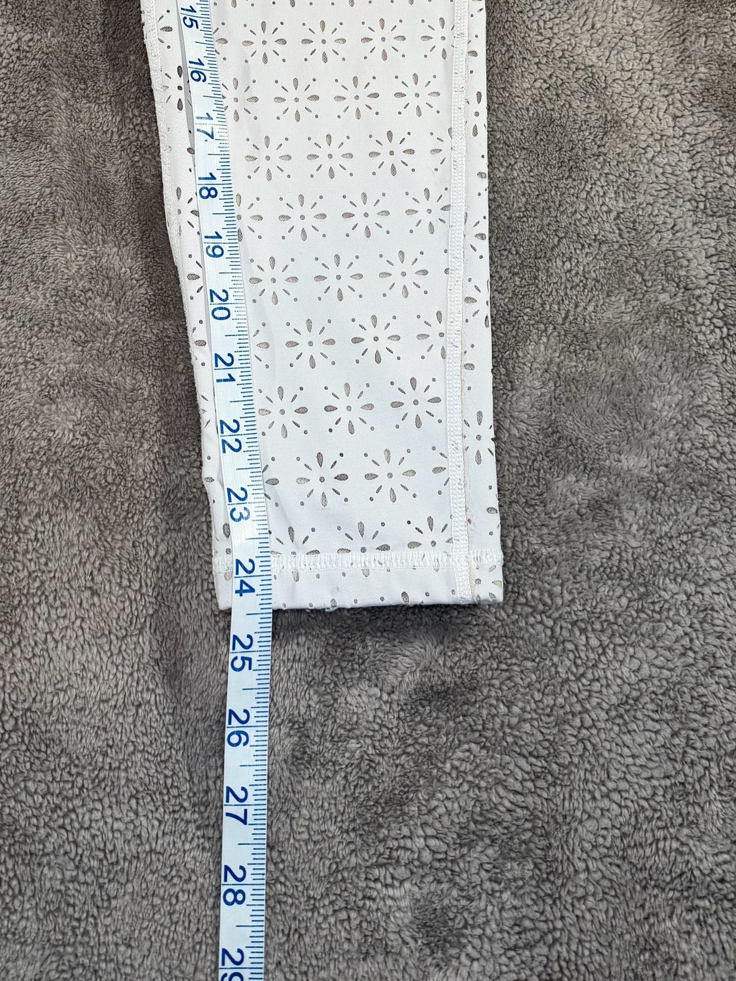 Aerie Leggings Size L White Perforated Laser Cut Flower Yoga Active 6