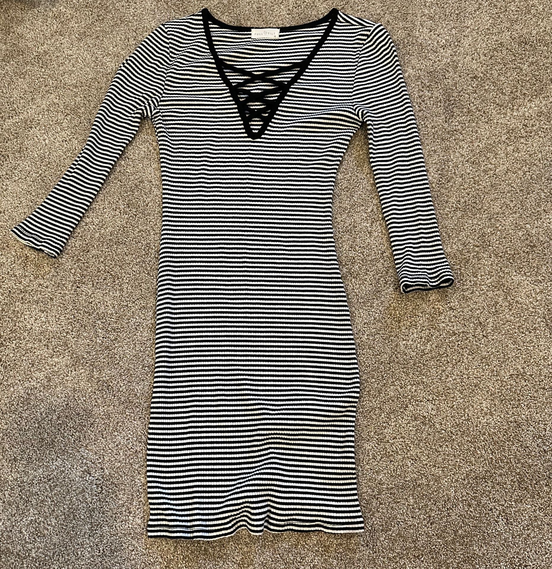 Full Tilt Striped Dress Size XS Lace Up Front Long Sleeve Black White 2