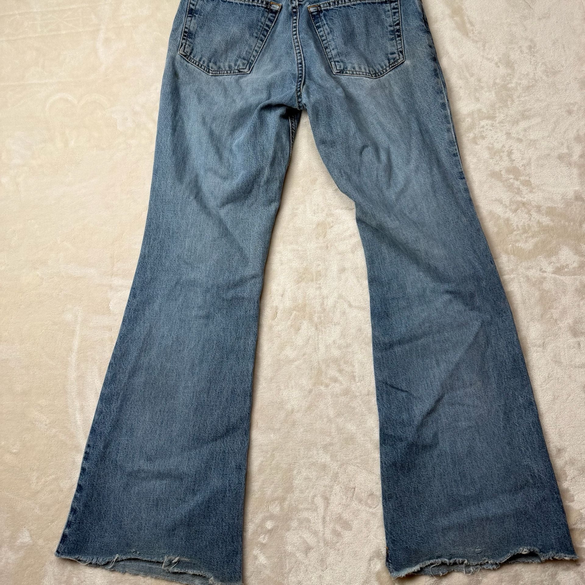 Old Navy Flare Jeans Size 4 Light Wash Denim Raw Hem Y2K 7