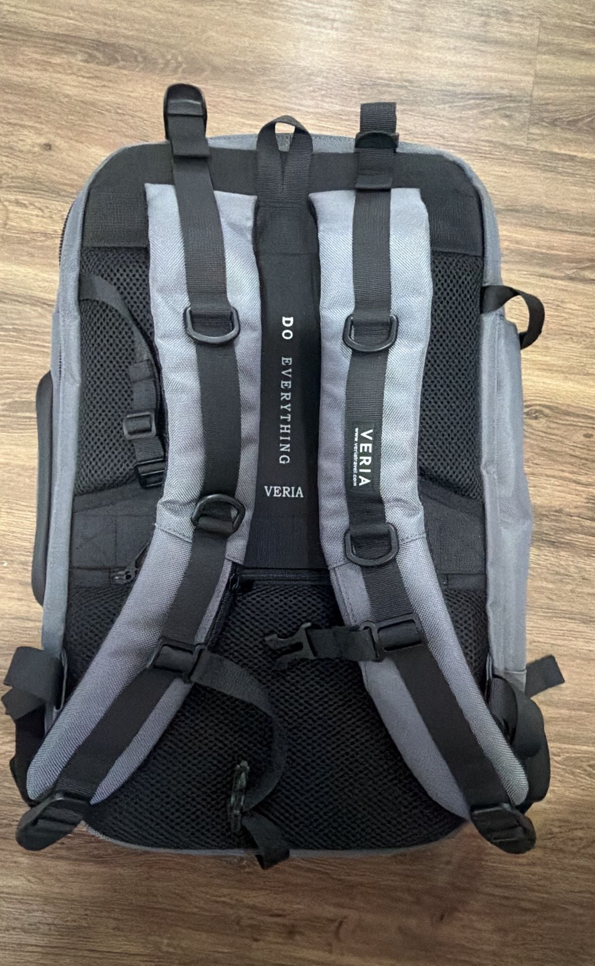 Veria Savvy Modular Travel Backpack Grey Anti-Theft TSA Lock 4