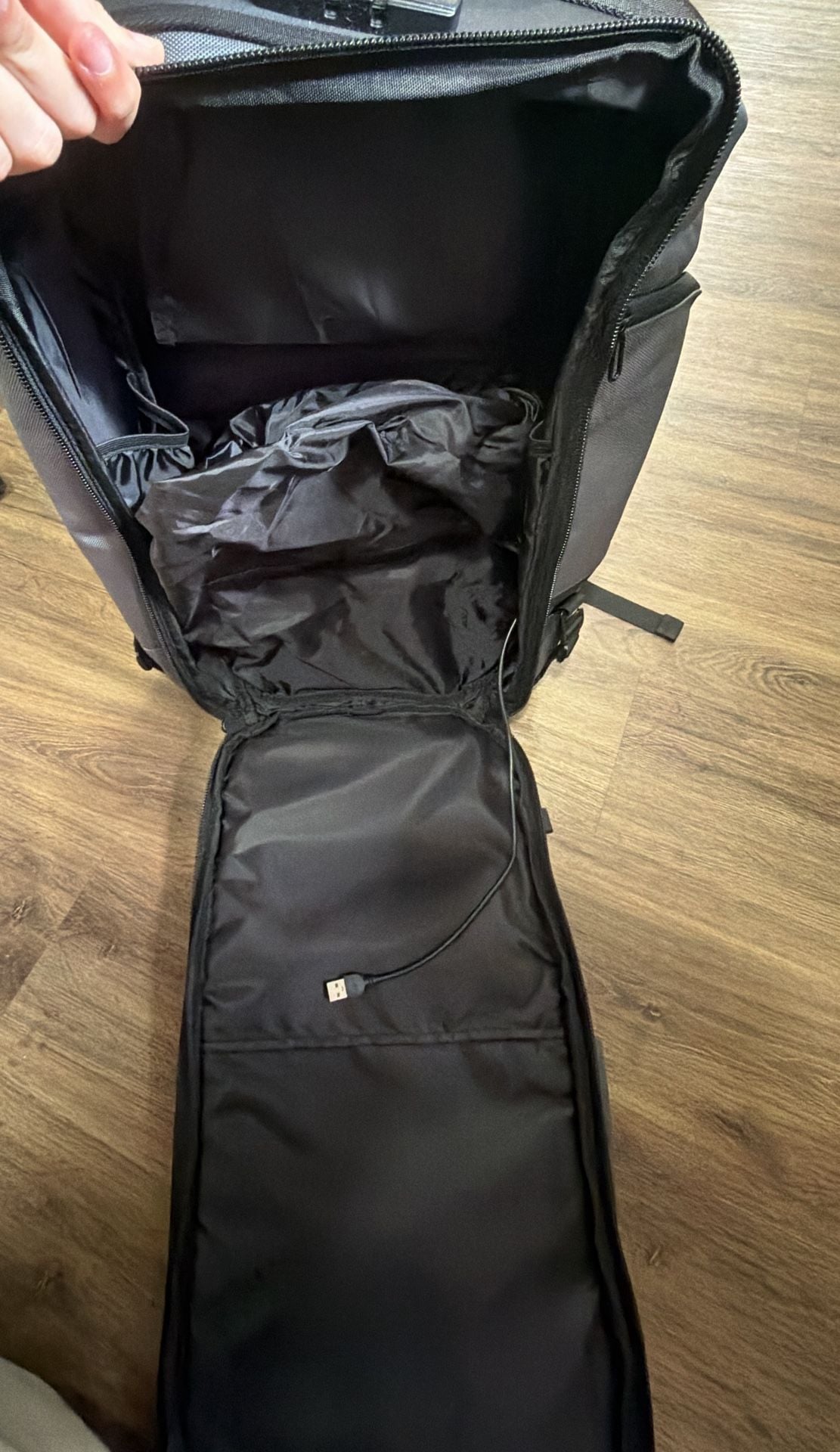Veria Savvy Modular Travel Backpack Grey Anti-Theft TSA Lock 7
