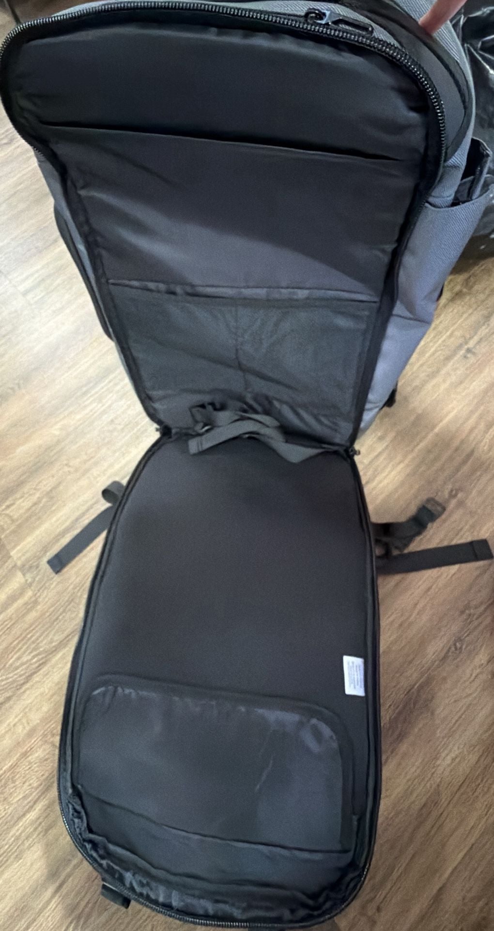 Veria Savvy Modular Travel Backpack Grey Anti-Theft TSA Lock 9