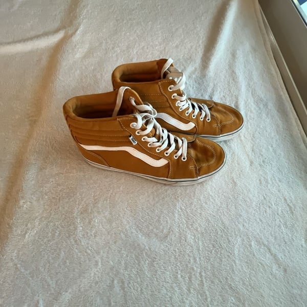 Vans Sk8-Hi Size 8.5 Golden Brown Canvas High Top Sneakers