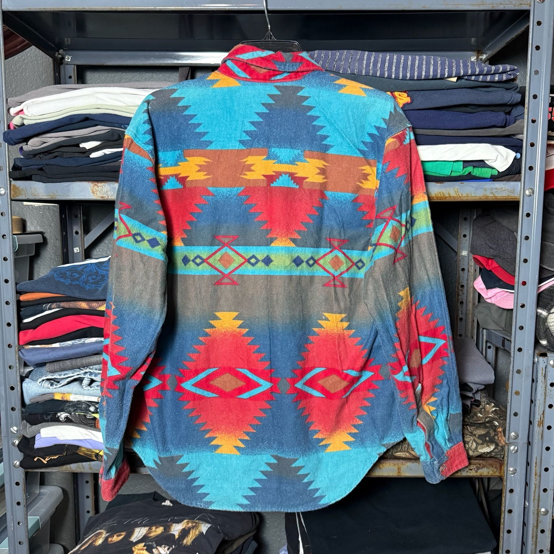 Vintage Woolrich Southwest Aztec Geometric Print Long sleeve button up Size L 9