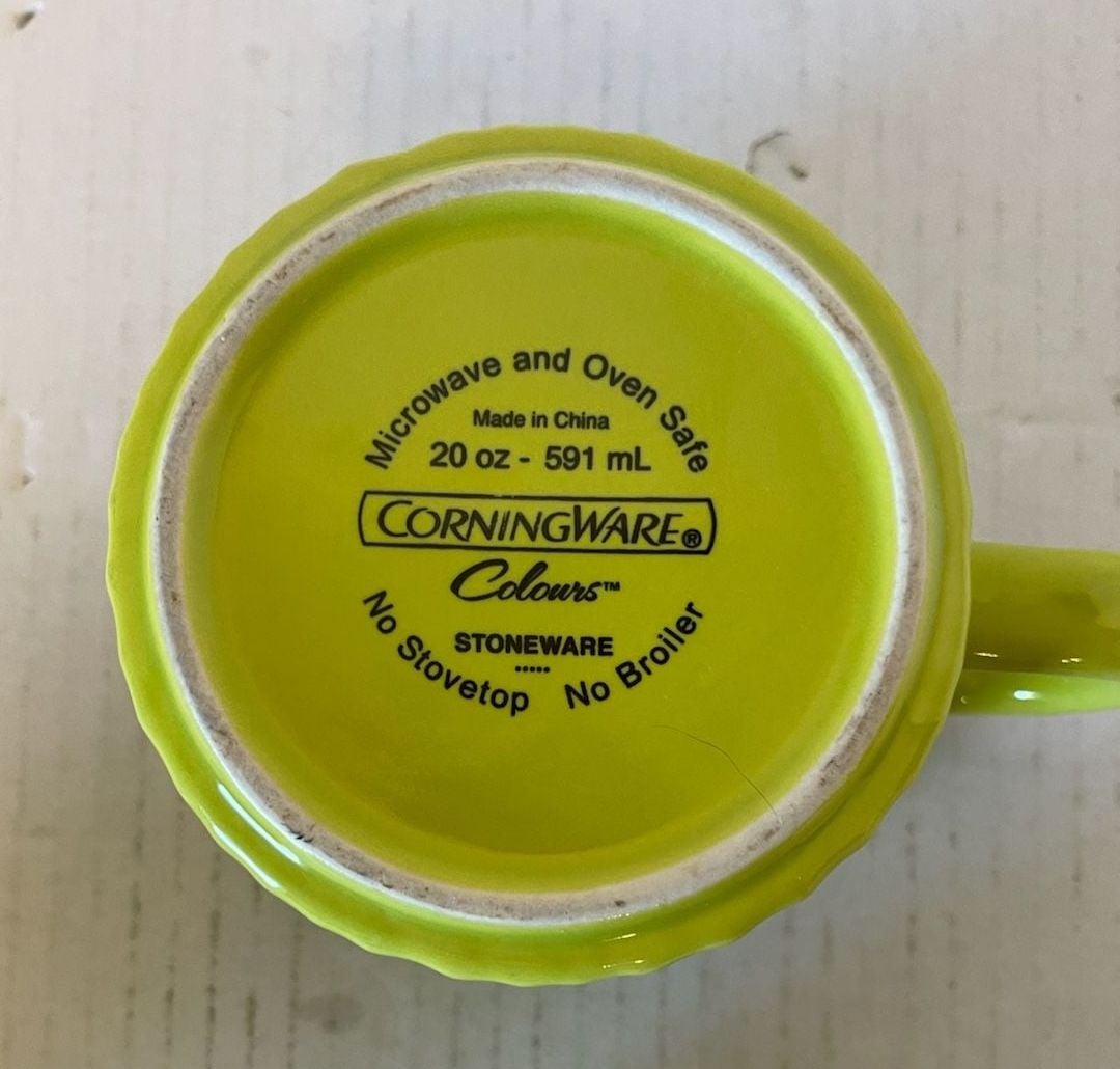 CorningWare Colours Mug 20 oz Lime Green Ribbed Travel Cup with Lid 4