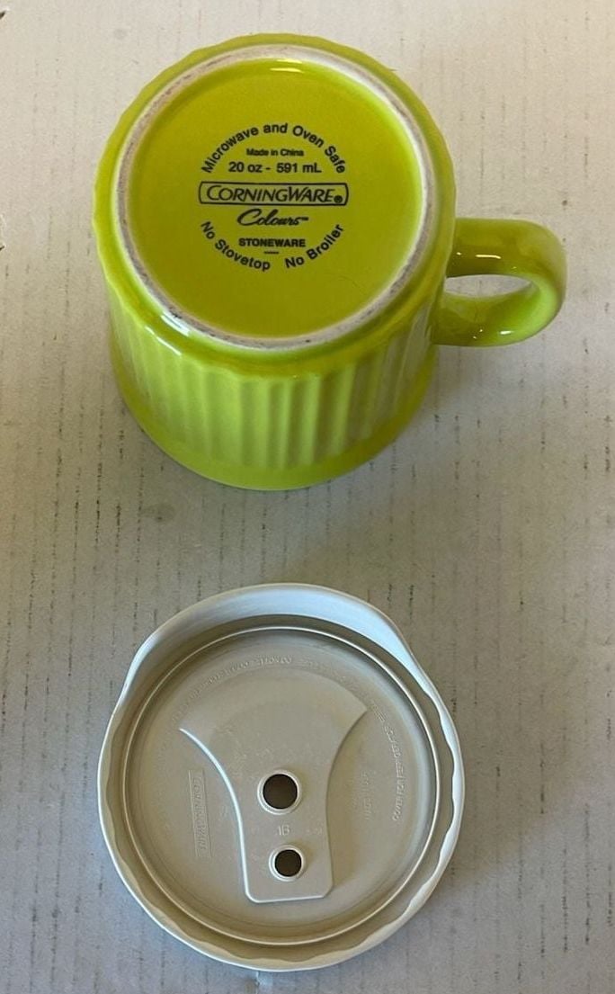 CorningWare Colours Mug 20 oz Lime Green Ribbed Travel Cup with Lid 3