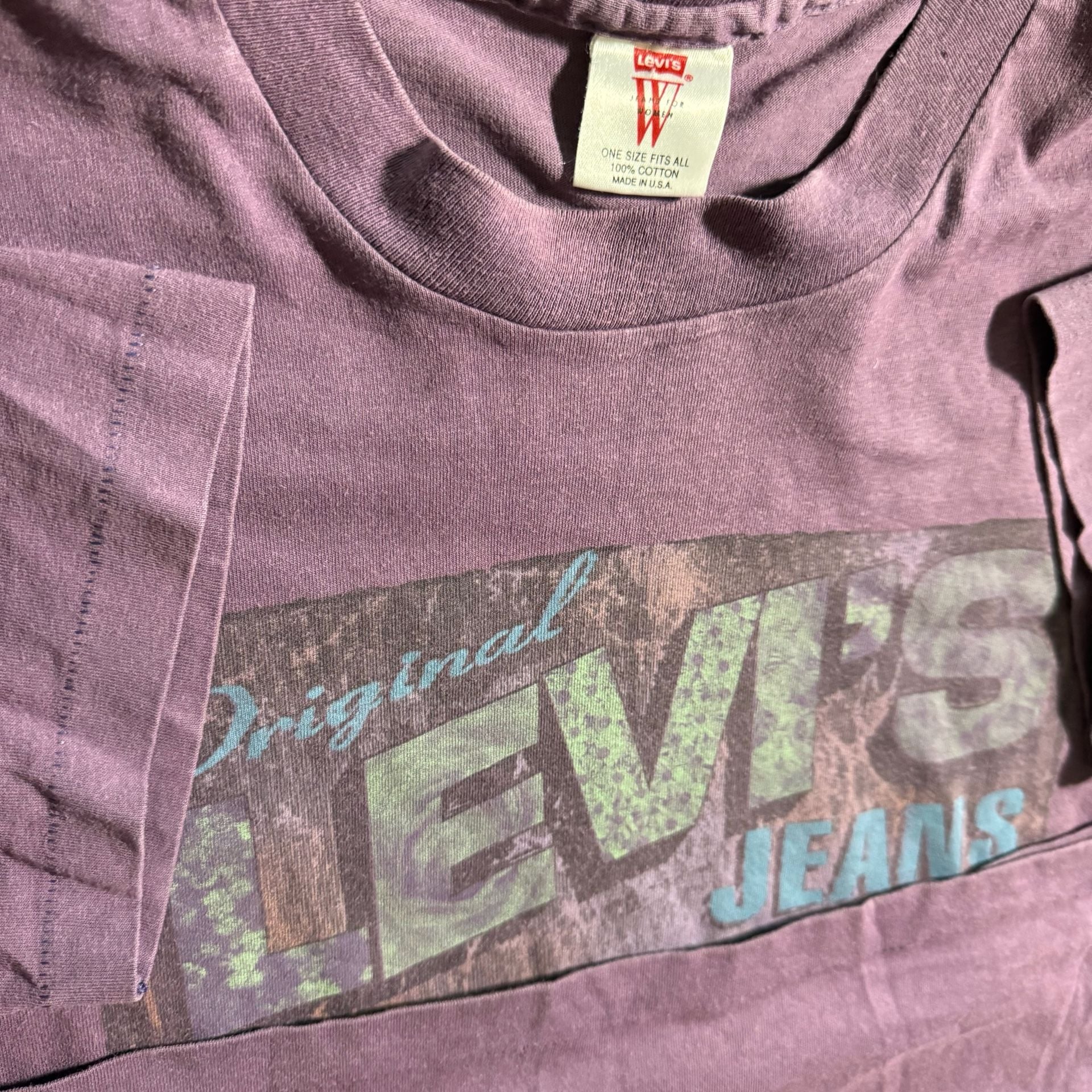 90’s Levi's Graphic T-Shirt One Size Fits All Purple Made In USA 2