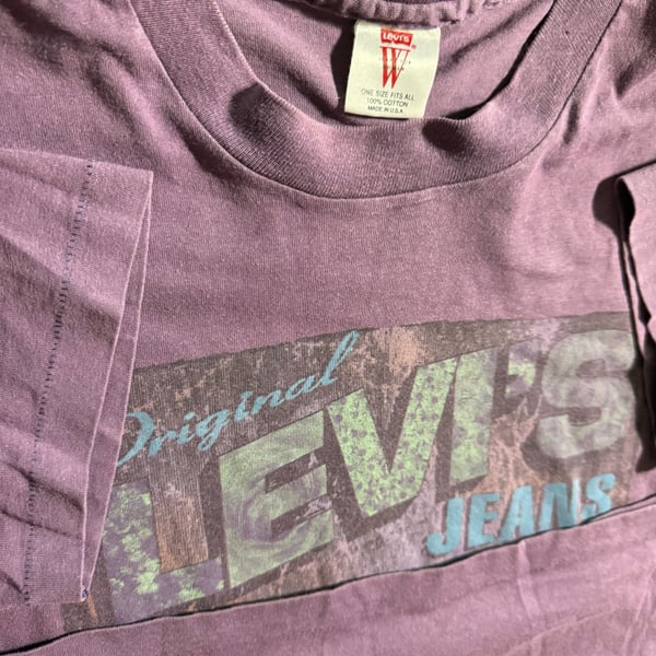 90’s Levi's Graphic T-Shirt One Size Fits All Purple Made In USA