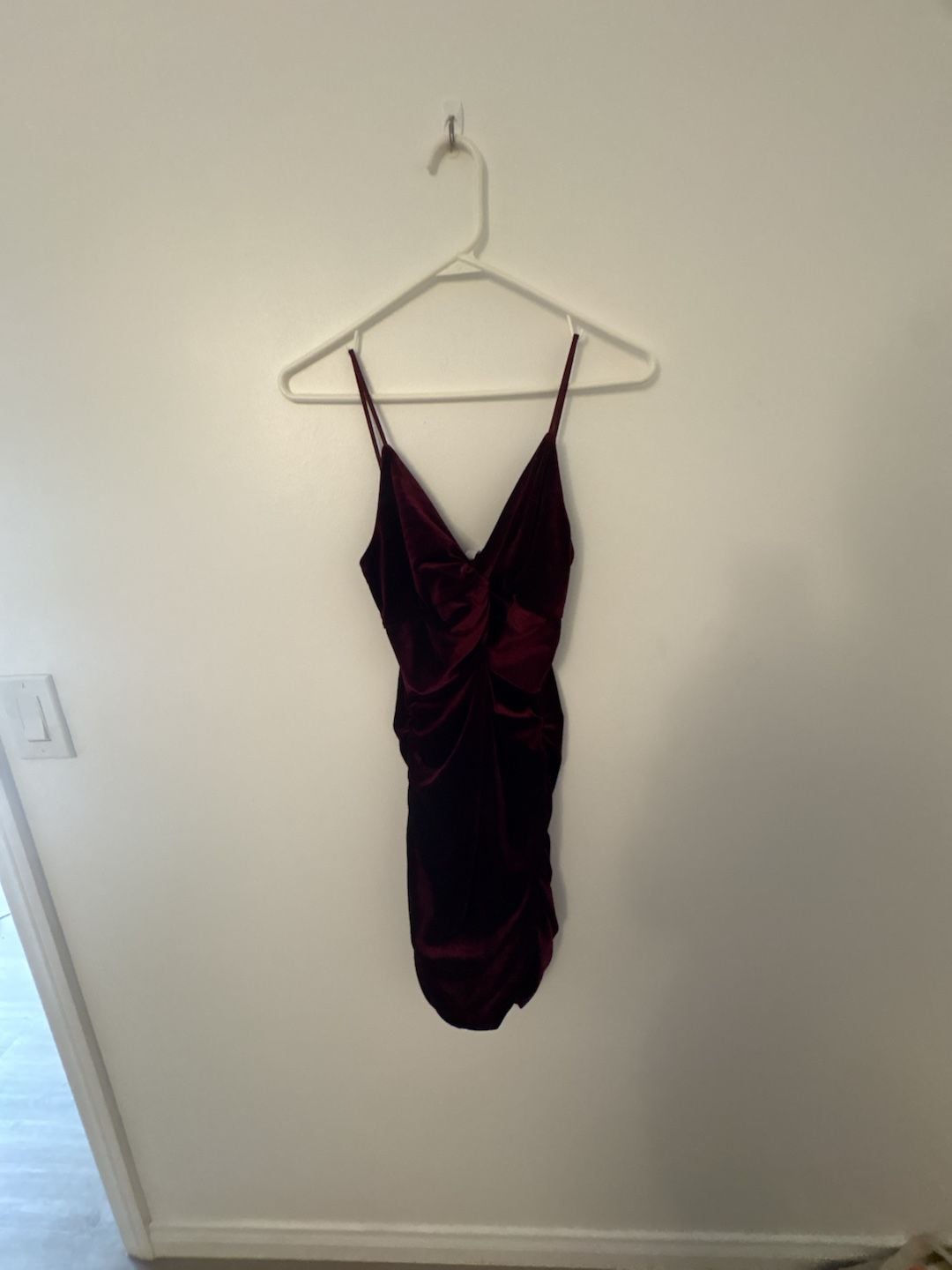 Lucy In The Sky Talia Front Twist Mini Dress in Wine Velvet Sz Small 3
