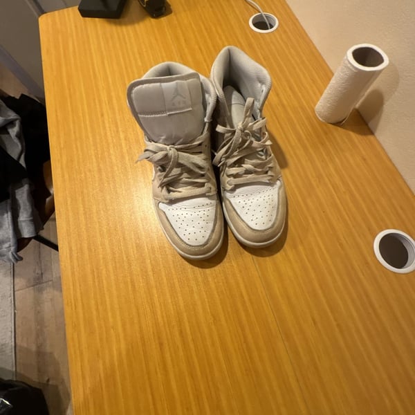 Jordan Air Jordan 1 Mid Size 10 White Beige