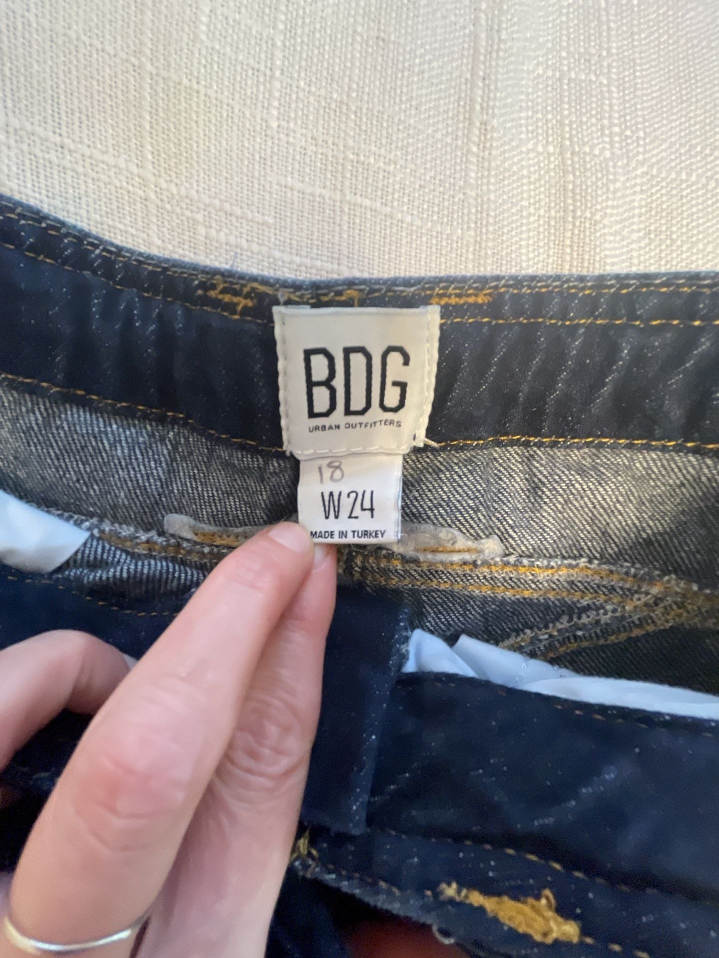 BDG Urban Outfitters Cargo Jeans Sz 24 Dark Wash Denim Zip Pockets
Grunge
Skater 4