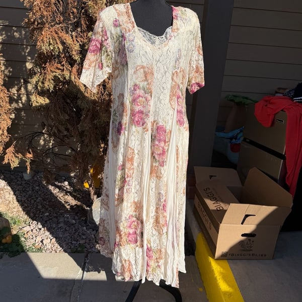 Nostalgia Vintage Floral Lace Midi Dress Size M