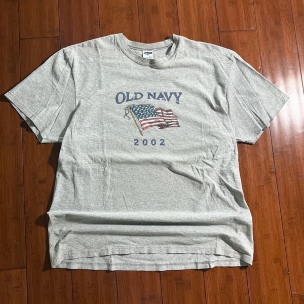Old Navy 2002 American Flag Graphic T-Shirt XL Gray Cotton Blend