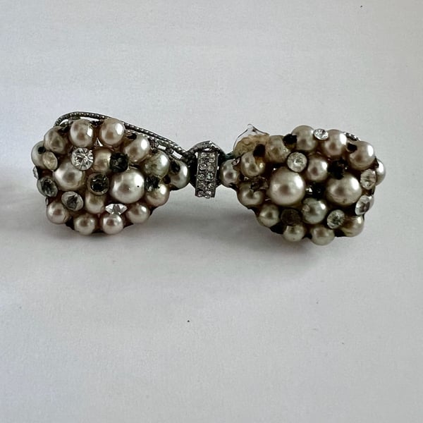 Vintage Filigree Bow Brooch Faux Pearl Rhinestone Cluster Silver