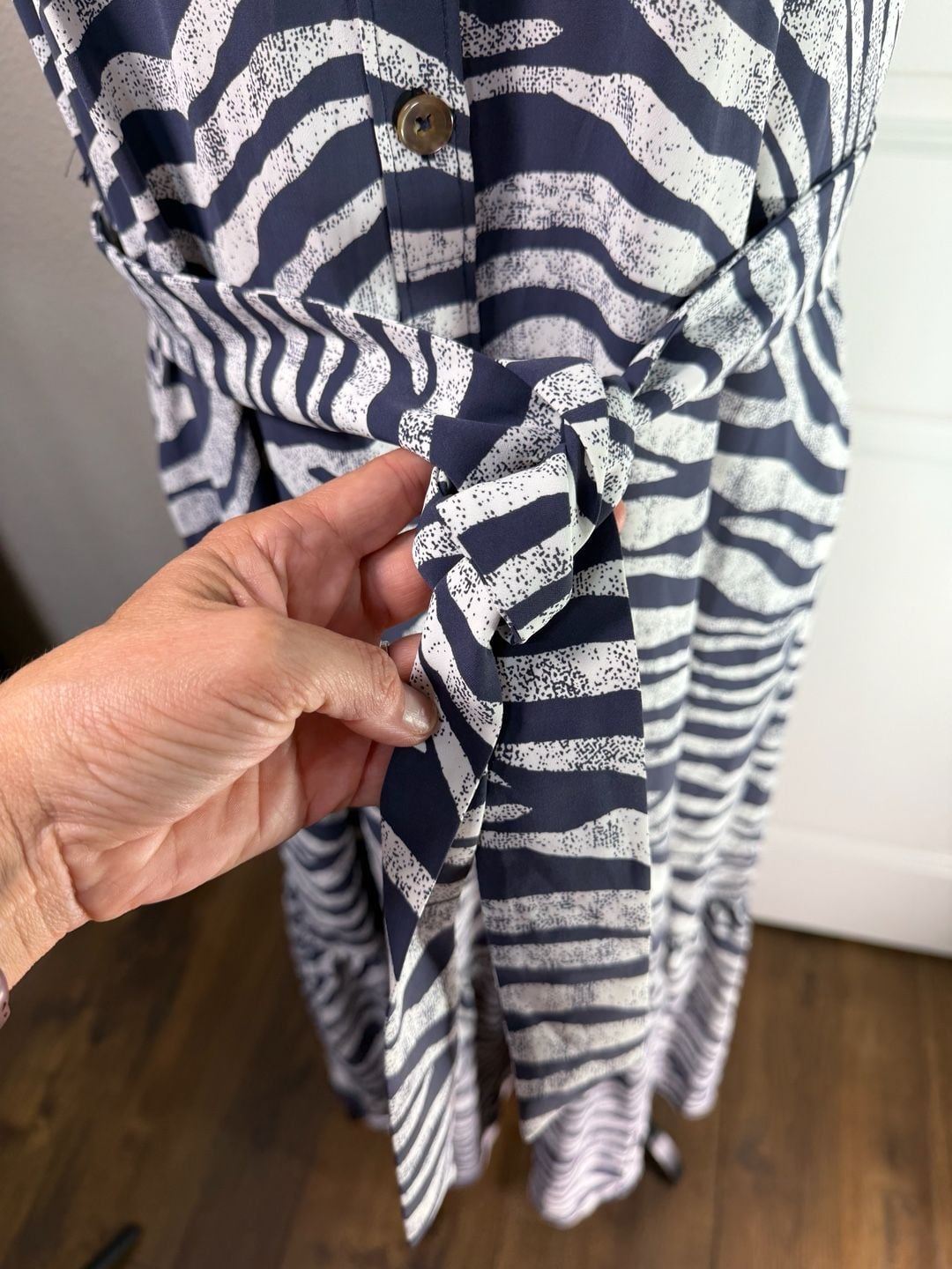 Chico's Zebra Print Shirtdress Size 0 4/6 Navy White Sleeveless Belted Midi 8