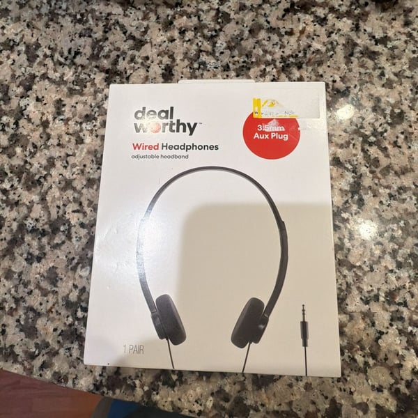 dealworthy Wired Headphones 3.5mm Aux Plug Black