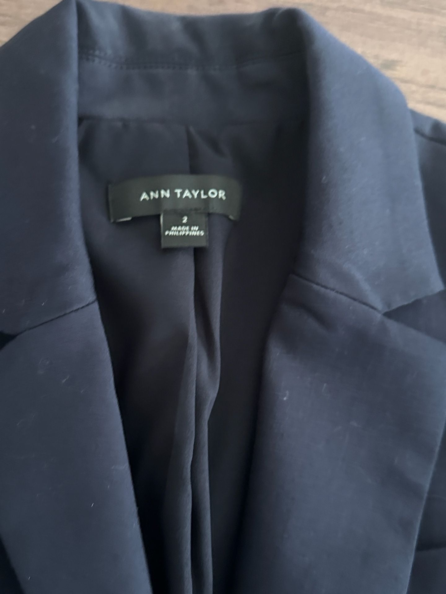Ann Taylor Bi-Stretch Suit Size 2 Navy Blue Blazer And Pants 4