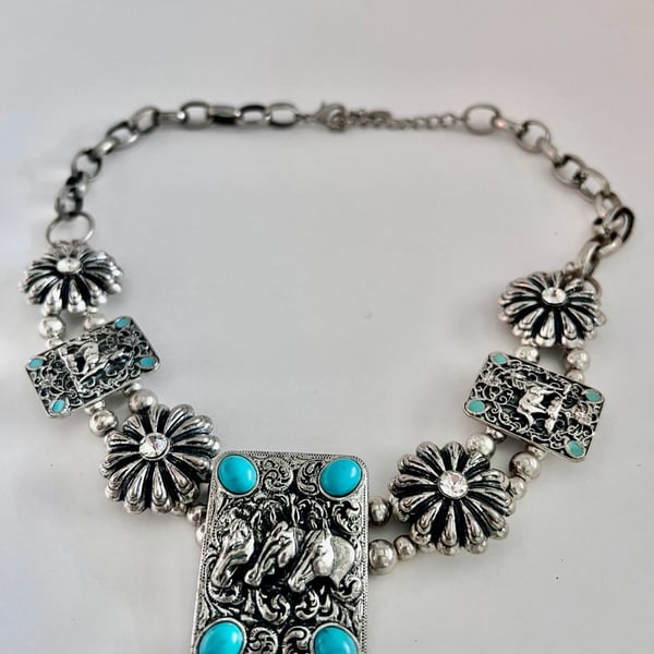 Vintage Western Silver Tone Triple Horse Head Turquoise Necklace