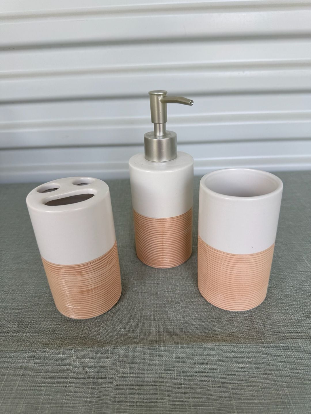 3 pc Bathroom decor set 1