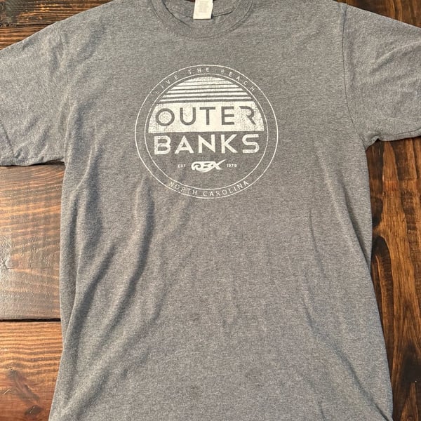 Men’s Gildan Outer Banks T-Shirt Size M Gray Graphic Heavy Cotton Tee