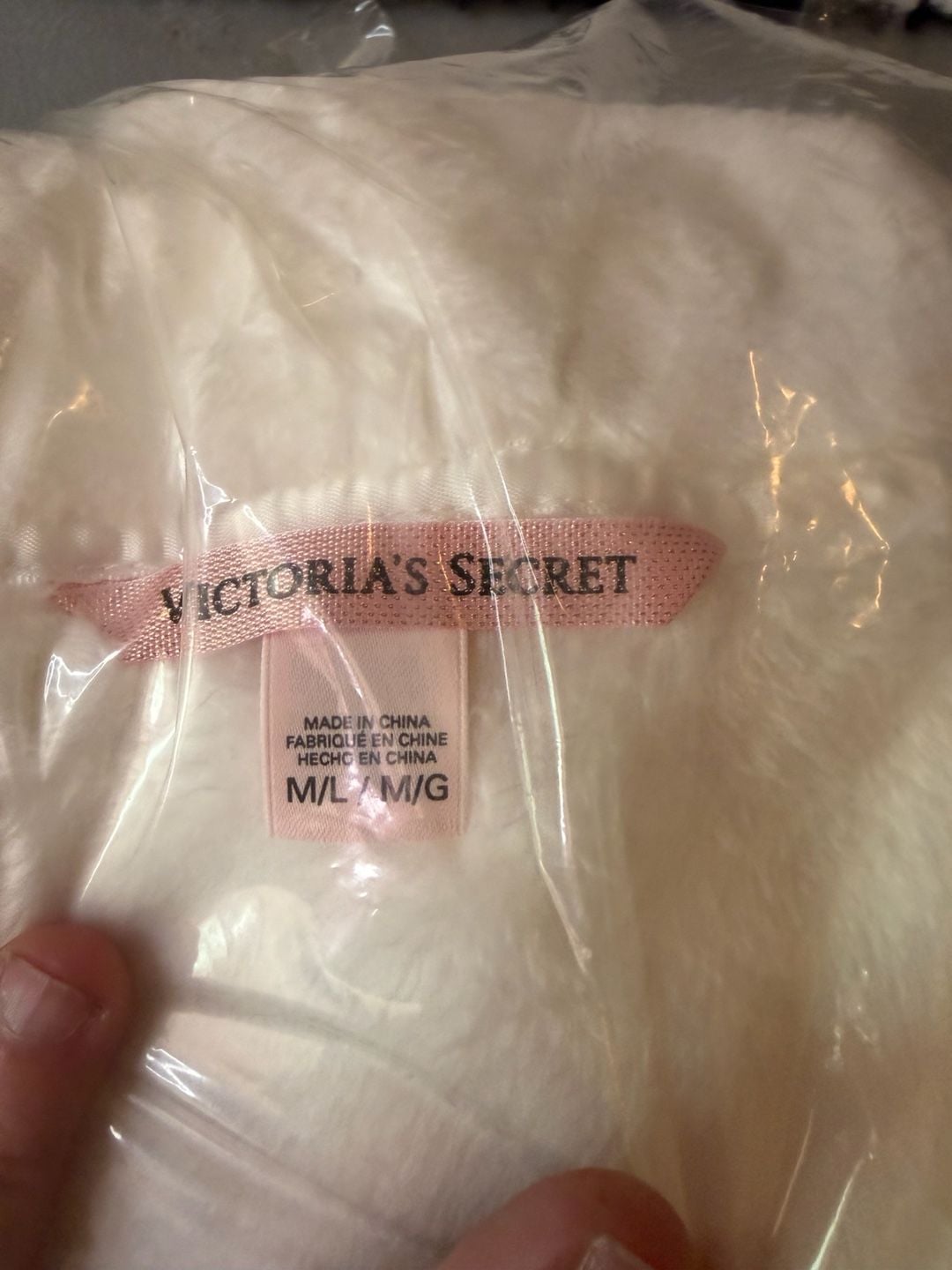 Victoria's Secret Plush Robe Size M/L White 2
