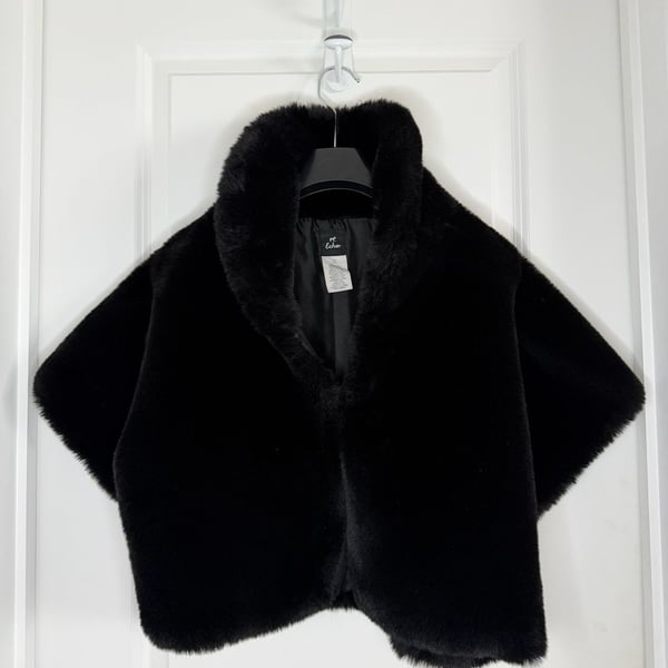 Echo Faux Fur Cape Size S/M Black Shawl Collar Bolero