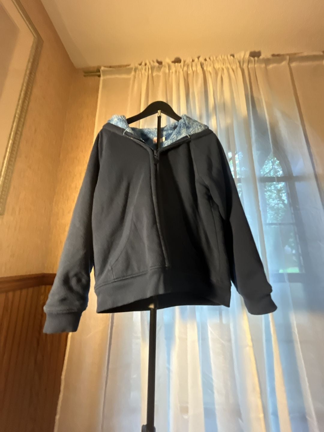 Fuzzly Hooded Sweater Full Zip 2