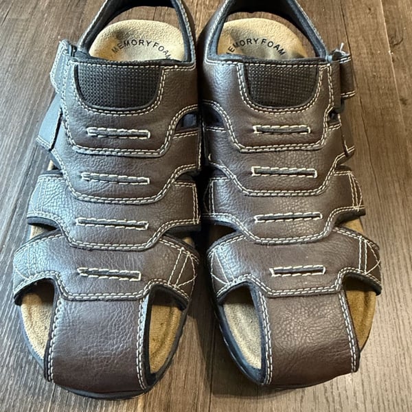 Dockers Searose Fisherman Sandals Size 8M Brown Memory Foam