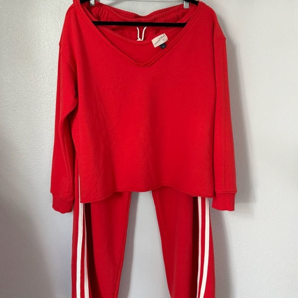 Universal Thread Two Piece Set Size L Red Lounge Set
