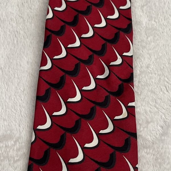 Fratelli Moda Silk Necktie Red Black White Geometric Pattern